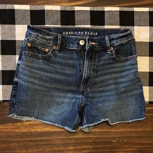 American Eagle relaxed Jean Shorts strigid 0